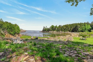 Privately tucked away on coveted Bailey Island, this exceptional - photo 3