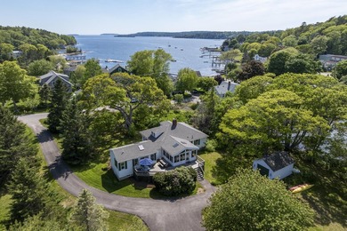On the coveted, seaside Murray Hill Road, this 2.27-acre - photo 1