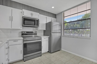 Beautifully upgraded condo offering modern finishes and - photo 14