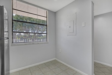 Beautifully upgraded condo offering modern finishes and - photo 15