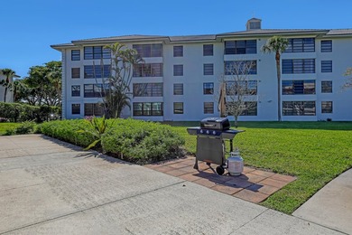 Beautifully upgraded condo offering modern finishes and - photo 29