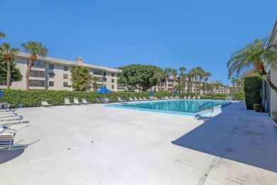 Beautifully upgraded condo offering modern finishes and - photo 31