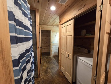 Introducing your dream lakefront getaway! This stunning, fully - photo 34