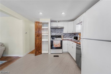 Completely remodeled 2 bedroo., 2 bathroom home with new - photo 34