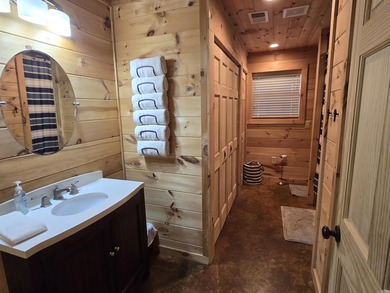 Introducing your dream lakefront getaway! This stunning, fully - photo 35