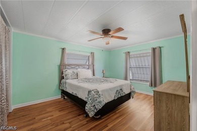 Completely remodeled 2 bedroo., 2 bathroom home with new - photo 36
