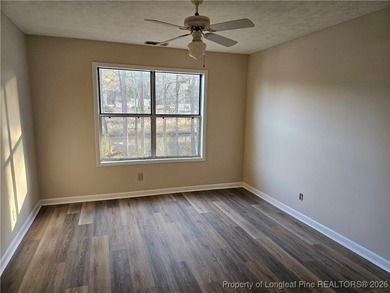 Step into easy living with this beautifully refreshed and - photo 14
