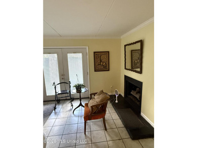 Only a couple of blocks from the BEACH!! This *fixer upper* - photo 14