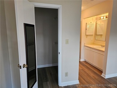 Step into easy living with this beautifully refreshed and - photo 16