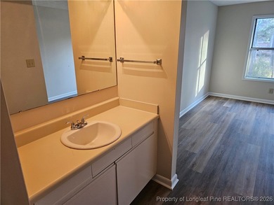 Step into easy living with this beautifully refreshed and - photo 17