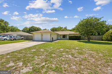 Welcome home to this beautifully refreshed 3-bedroom, 2-bath - photo 4