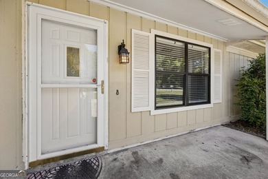 Welcome home to this beautifully refreshed 3-bedroom, 2-bath - photo 5