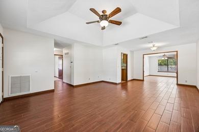 Welcome home to this beautifully refreshed 3-bedroom, 2-bath - photo 8