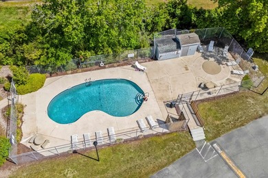 Welcome to this charming 2-bedroom, 2-bathroom condo located - photo 34
