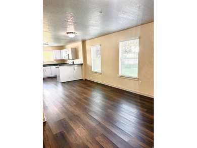 Welcome home to this UVU gem!! 2 bed, 1 bath just south of - photo 4