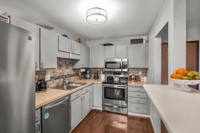 Stylish and move-in ready with a bright, open layout designed - photo 5