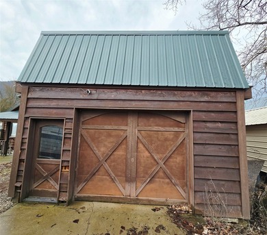 This charming 2 bedroom, 1 bath cozy home offers 1,378 square - photo 7