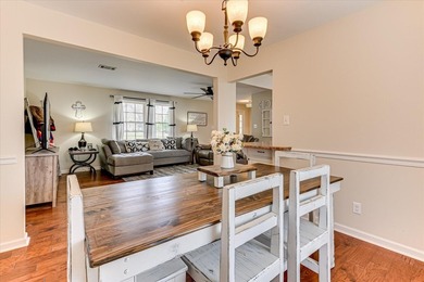 SUPER LOCATION, GREAT CONDITION... This well-maintained family - photo 12