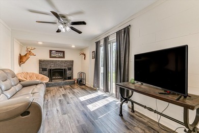SUPER LOCATION, GREAT CONDITION... This well-maintained family - photo 19