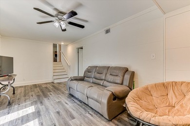 SUPER LOCATION, GREAT CONDITION... This well-maintained family - photo 21