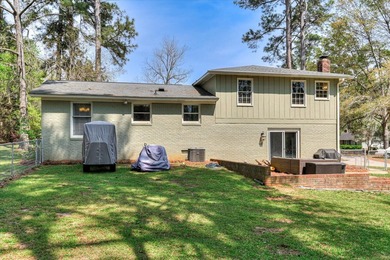 SUPER LOCATION, GREAT CONDITION... This well-maintained family - photo 37