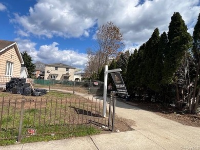 This is your chance to secure a rare 50 x 112.5 (5600 sqft) lot - photo 5
