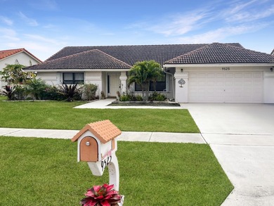 (private lake, pond, coastal) Home For Sale in Boynton Beach Florida