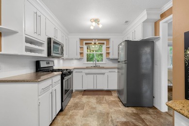 Beautifully updated, move-in ready 2BR, 1.5BA accessible ranch - photo 31