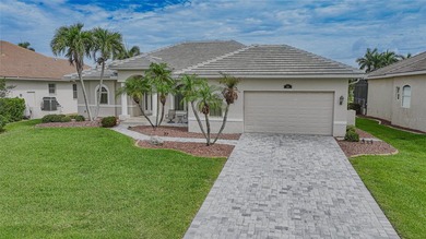 Beautifully designed waterfront home in the highly desirable - photo 41