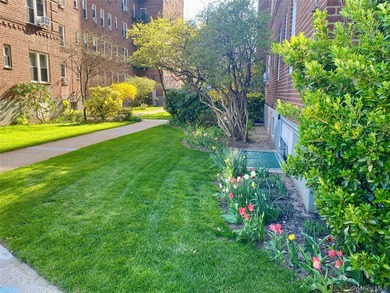 TOP FLOOR unit in the quiet gated community of Cathedral Gardens - photo 5