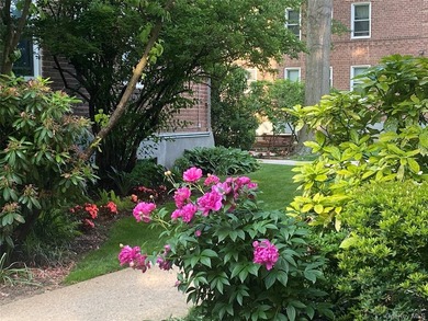TOP FLOOR unit in the quiet gated community of Cathedral Gardens - photo 8