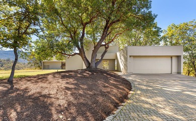 Architecturally striking contemporary estate set on 5