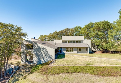 Architecturally striking contemporary estate set on 5