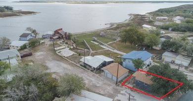 ENJOY PEACEFUL COUNTRY-STYLE LIVING IN THE PERNITAS POINT - photo 2