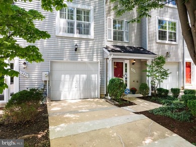 (private lake, pond, coastal) Townhome/Townhouse For Sale in Columbia Maryland
