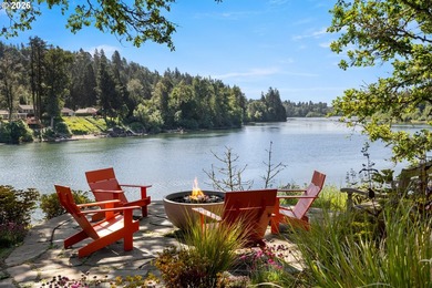 Extraordinary gated Willamette River estate on 1.56 private - photo 2