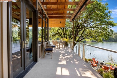 Extraordinary gated Willamette River estate on 1.56 private - photo 9