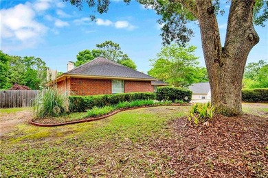Experience the perfect blend of comfort and community in this - photo 3