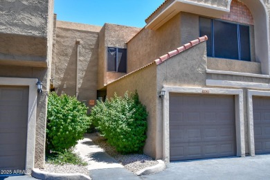 Lake Townhome/Townhouse For Sale in Scottsdale, Arizona