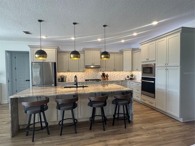 *Your Private Oasis Awaits: Stunning Golf Course Home with