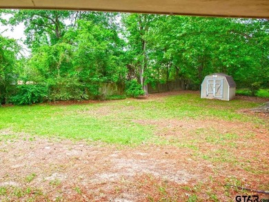 Pretty 3/2/2 Cottage in Chandler, TX! This inviting 3-bedroom - photo 22
