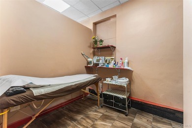 Turnkey Beauty Salon for Sale - Prime Bronx Location Exceptional - photo 7