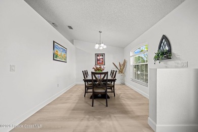 Spacious and beautifully maintained 3 bedroom, 2 bathroom home - photo 6