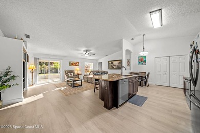 Spacious and beautifully maintained 3 bedroom, 2 bathroom home - photo 7