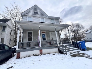 Discover this fully occupied, cash-flowing 3-family in - photo 1