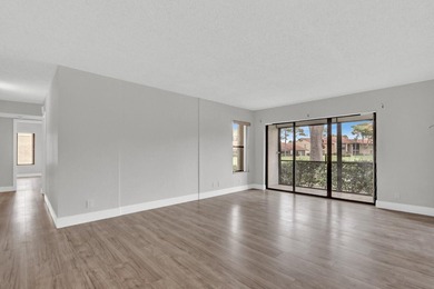 Welcome to this waterfront condominium located in Pine Ridge - photo 13