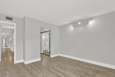 Welcome to this waterfront condominium located in Pine Ridge - photo 15