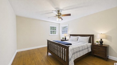 Welcome to your ultimate lakefront escape! This charming - photo 18