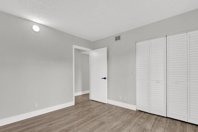 Welcome to this waterfront condominium located in Pine Ridge - photo 19