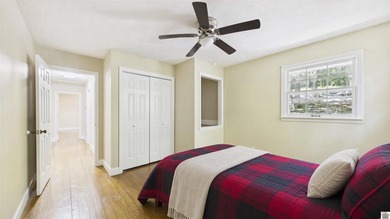 Welcome to your ultimate lakefront escape! This charming - photo 22